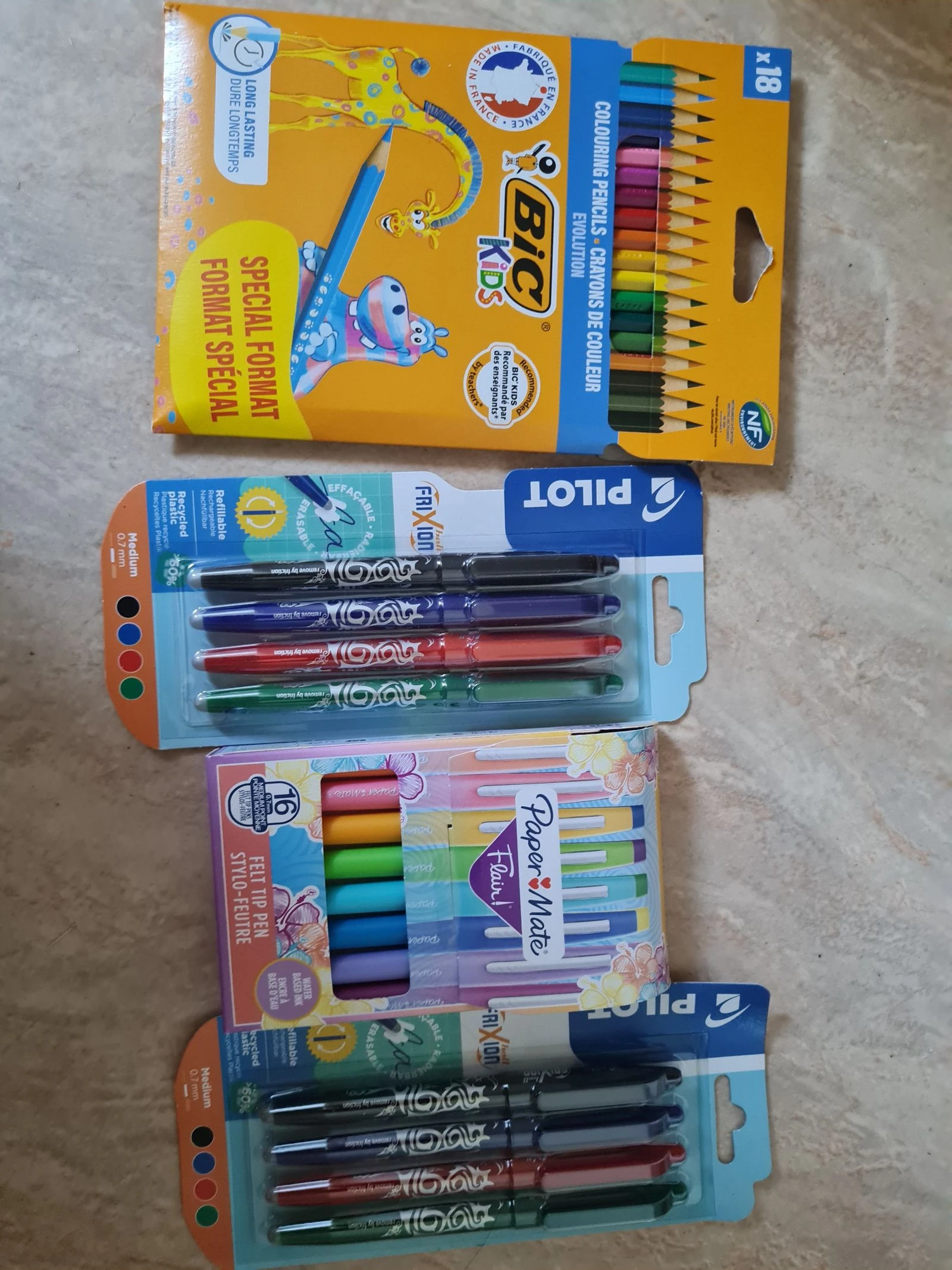 Crayons  tout ça pour entrée 